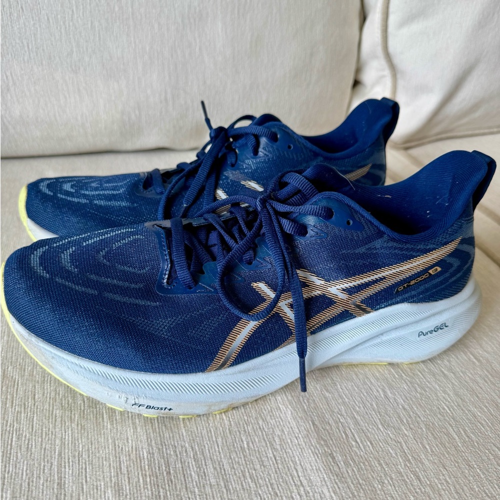 ASICS GT-2000 shoes